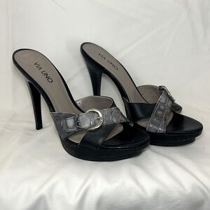 VIA UNO - Sexy Brazilian leather mules. Size 8US. Black w/grey & chrome accent